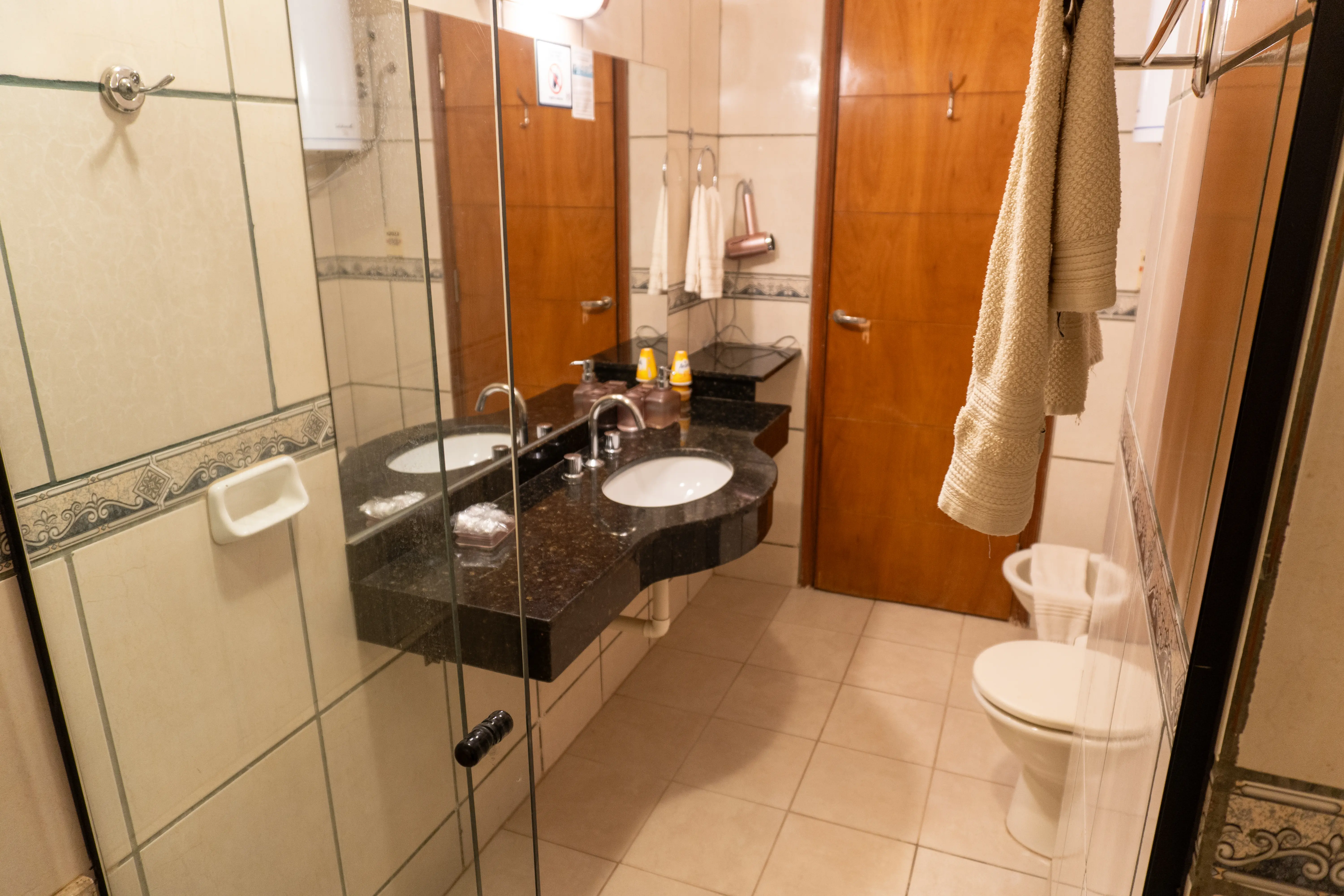 room-cuadruple04