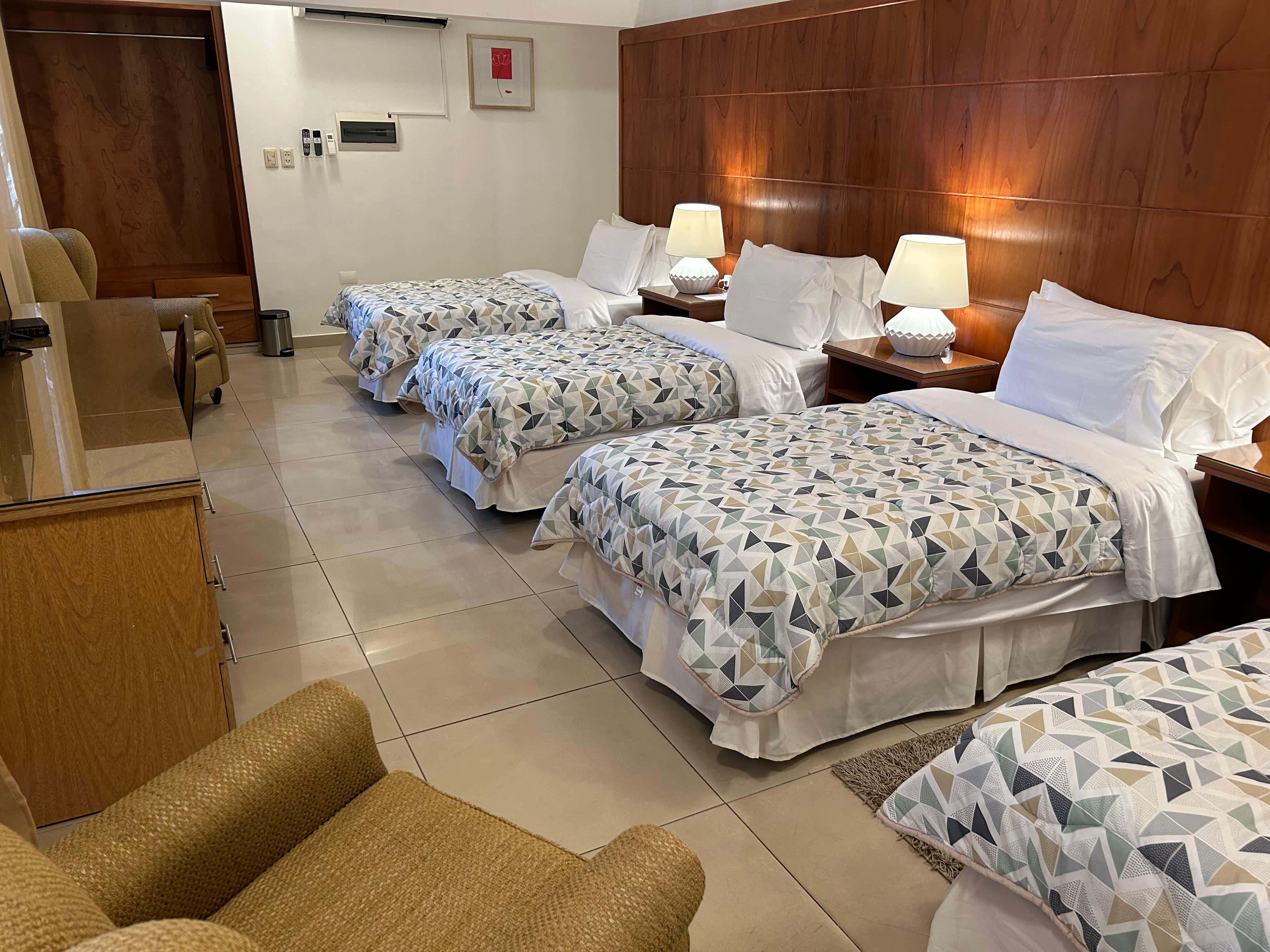 room-sextuple04