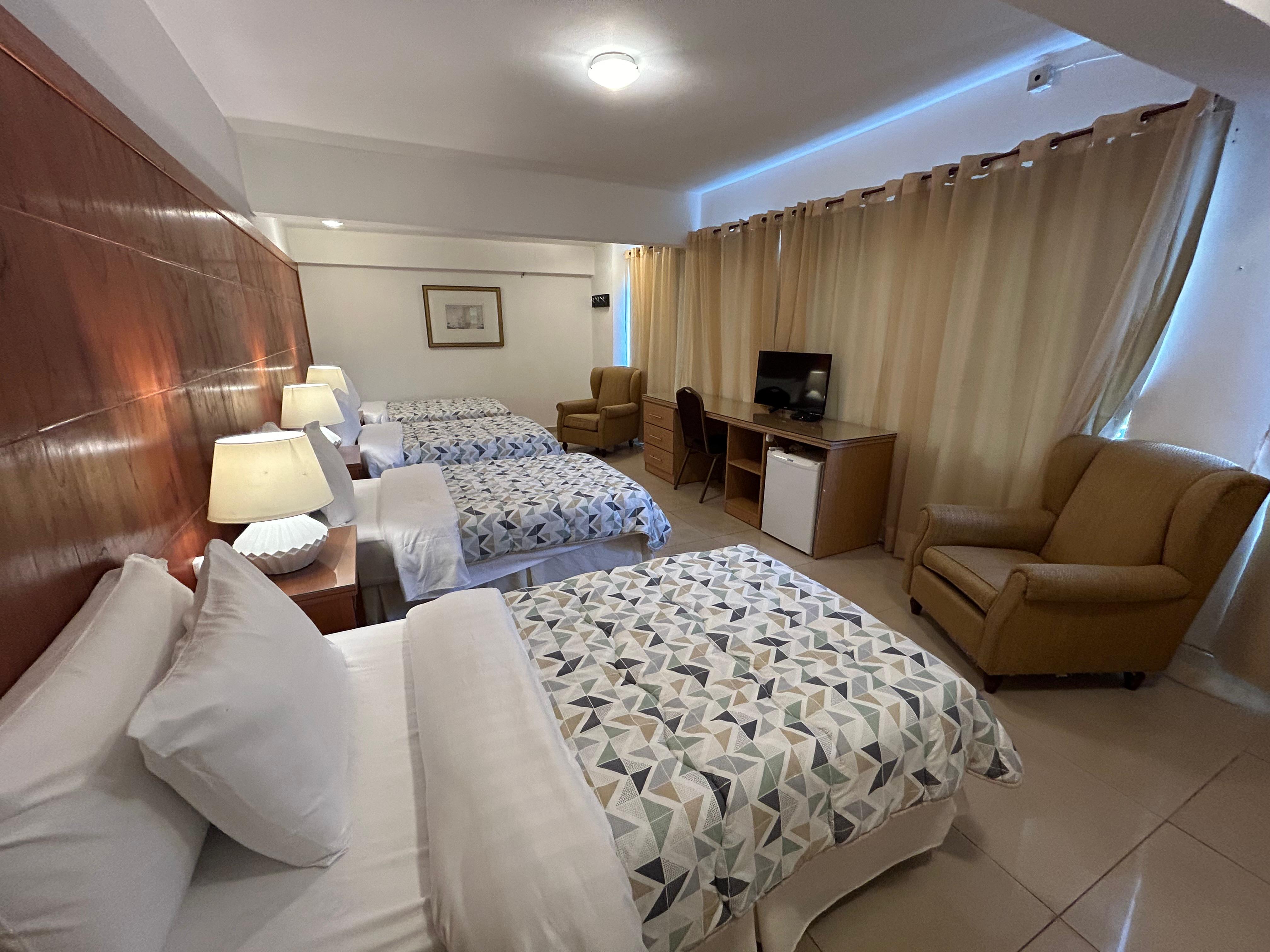 room-sextuple05